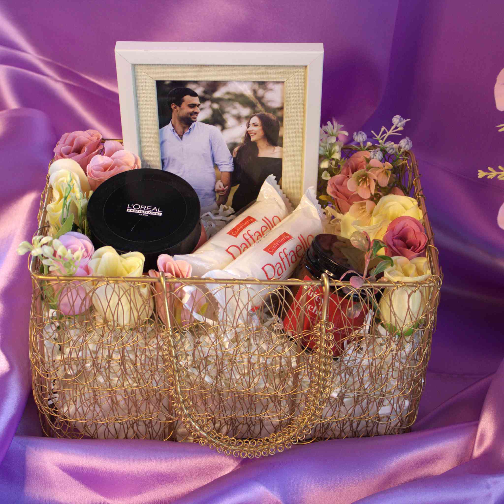 Elegant Indulgence & Beauty Gift Hamper | adscraft.in 