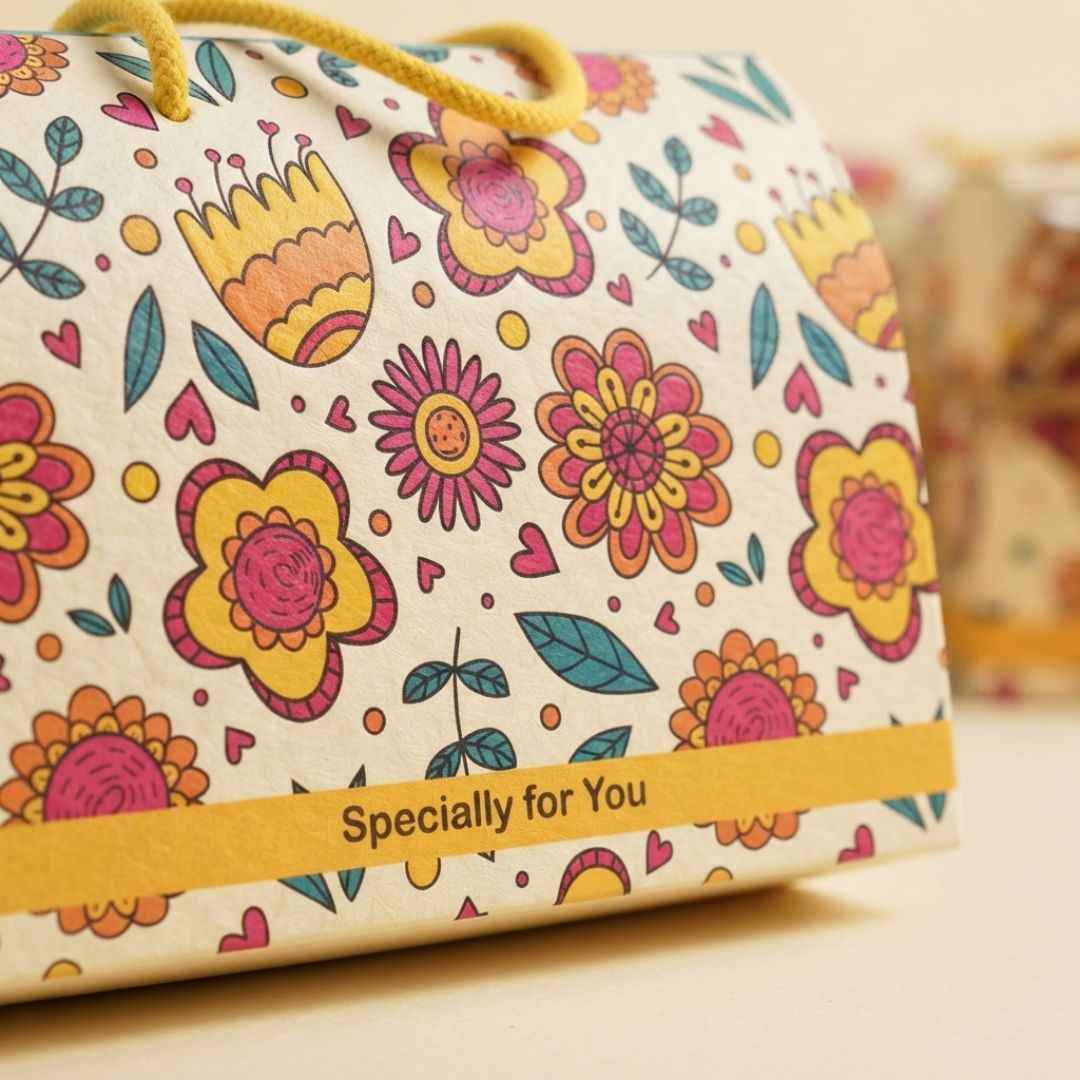 Pack of 8 Floral Rope Handle Gift Box
