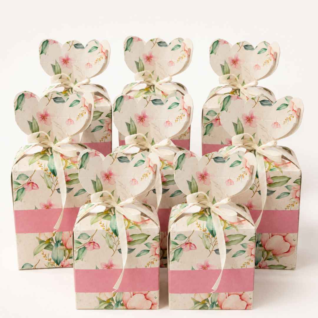 Pack of 8 Cream Floral Event Gift Box