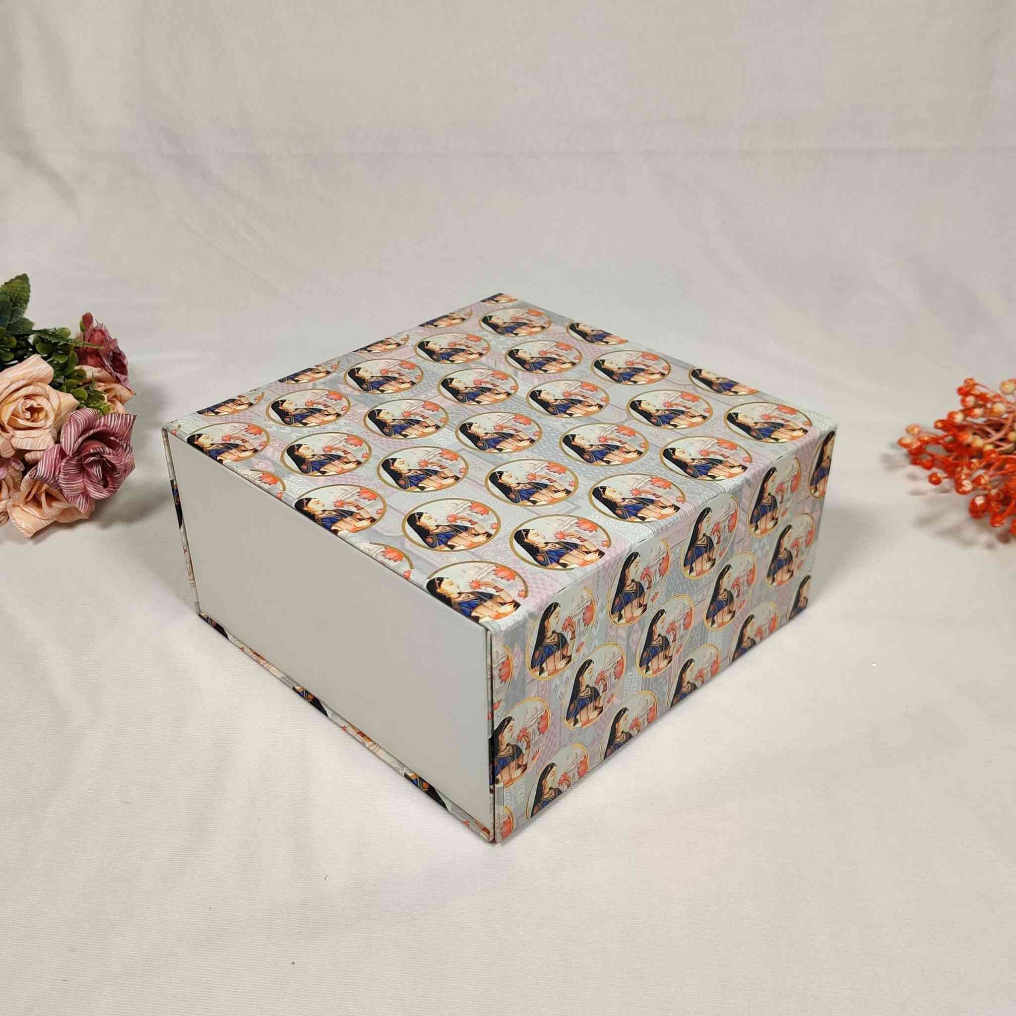 White Queen Flip Box For Gift Hamper (10x10x4 inches)