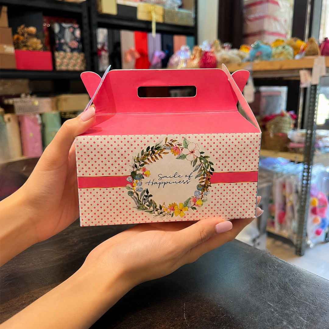 Pack of 8 Smile of Happiness Pink Event Gift Box