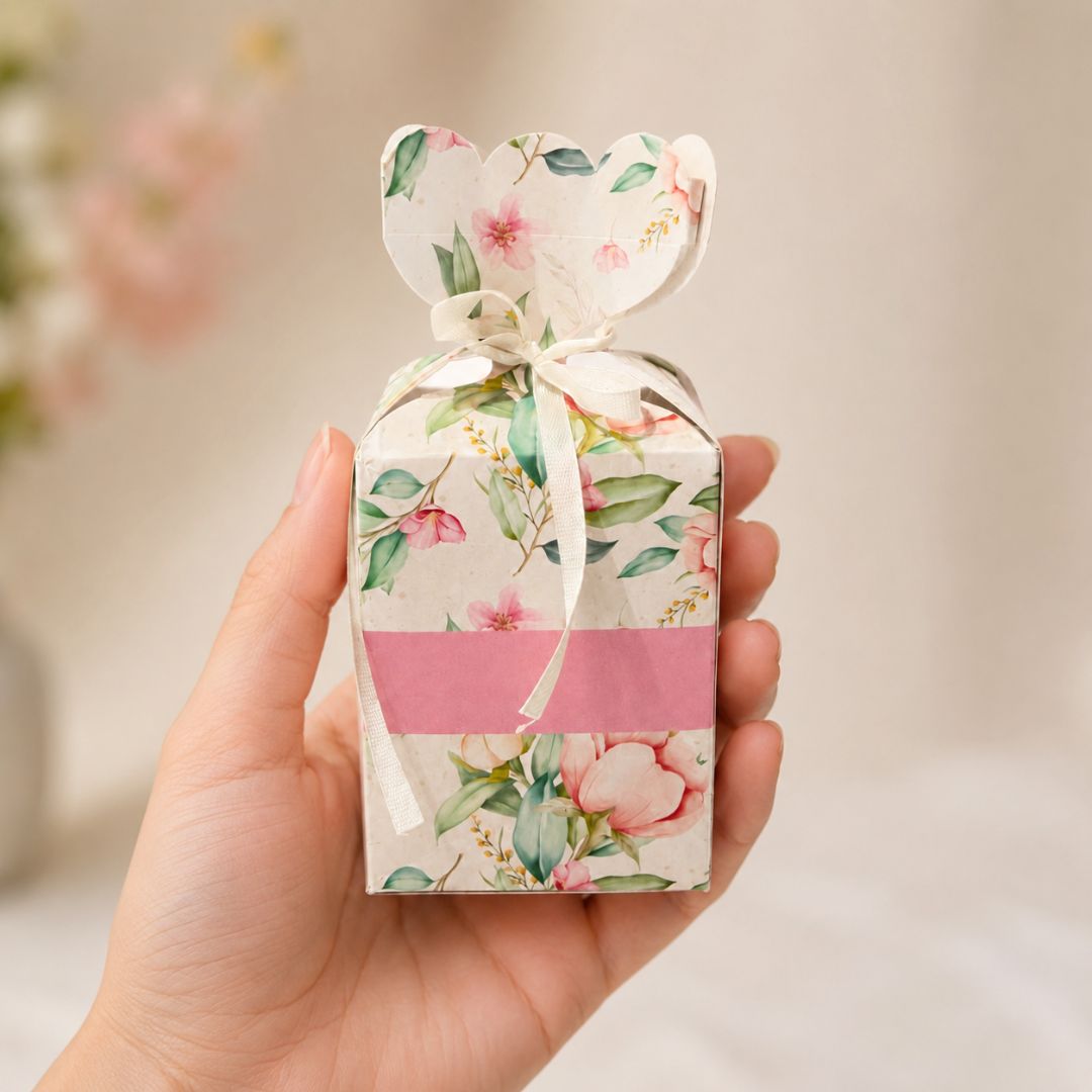 Pack of 8 Cream Floral Event Gift Box
