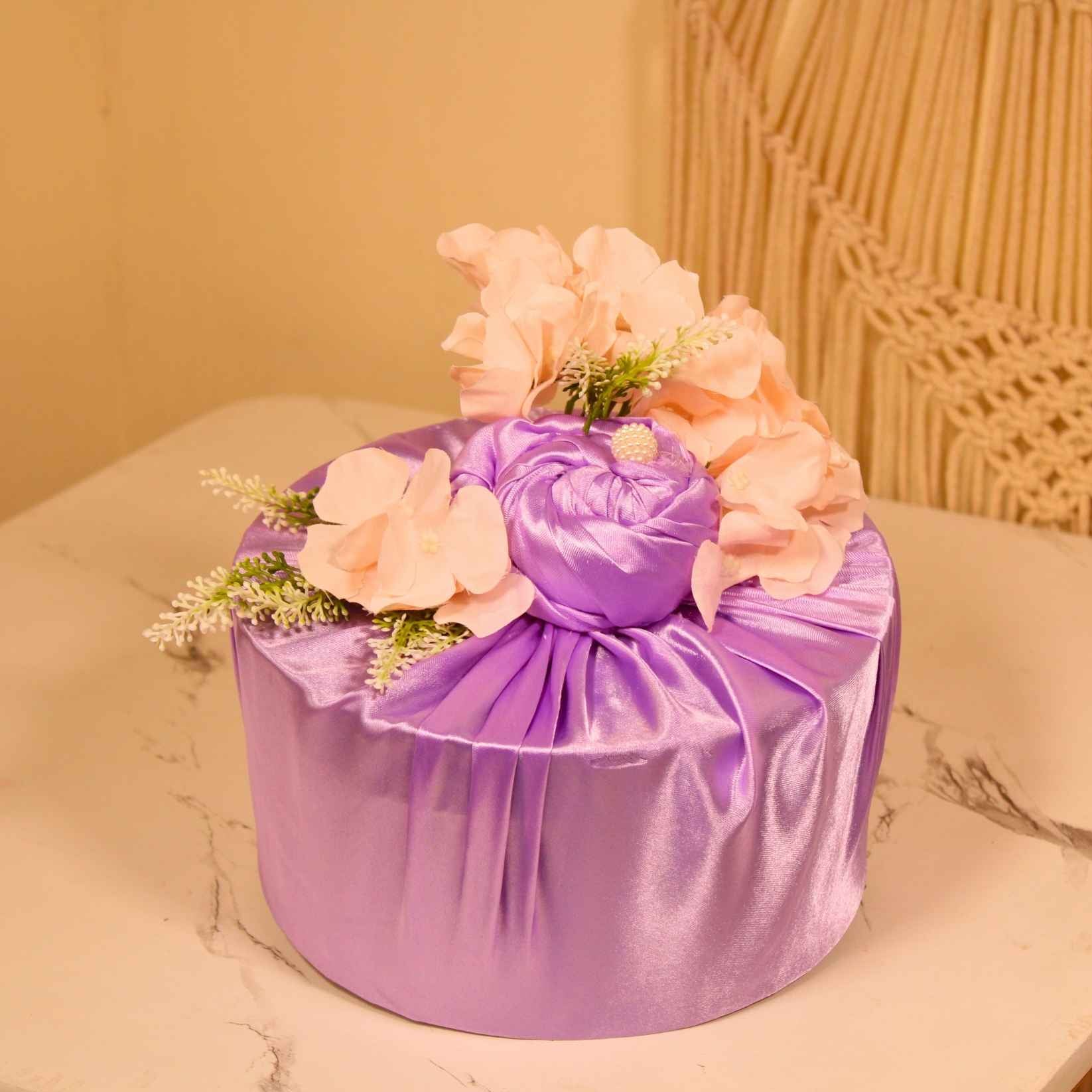 Chic Pink Round Gift Hamper for Her – Elegance in Every Detail